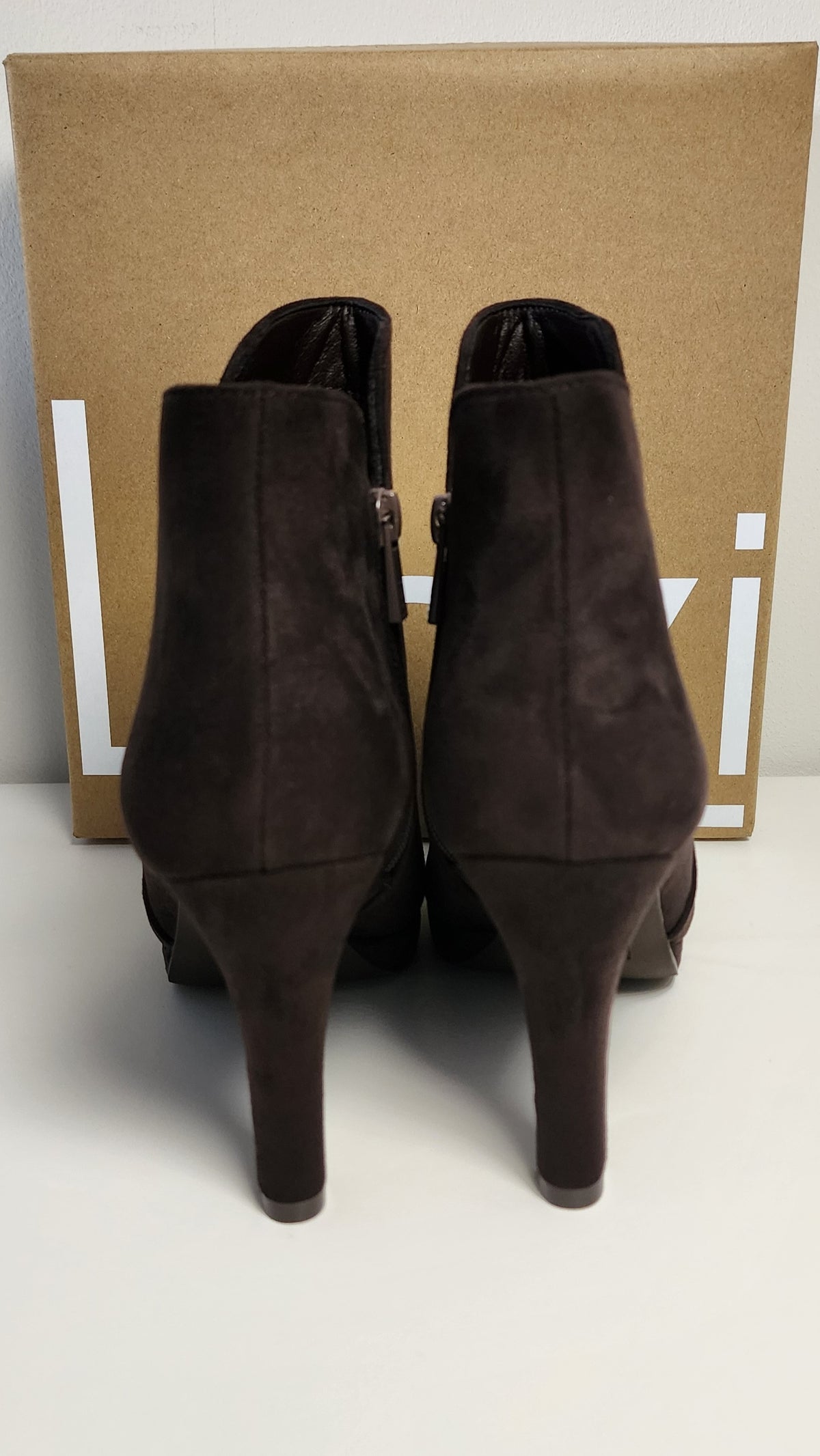 Linzi Bown Suede Platform Ankle Boots Size 40 (UK 7)
