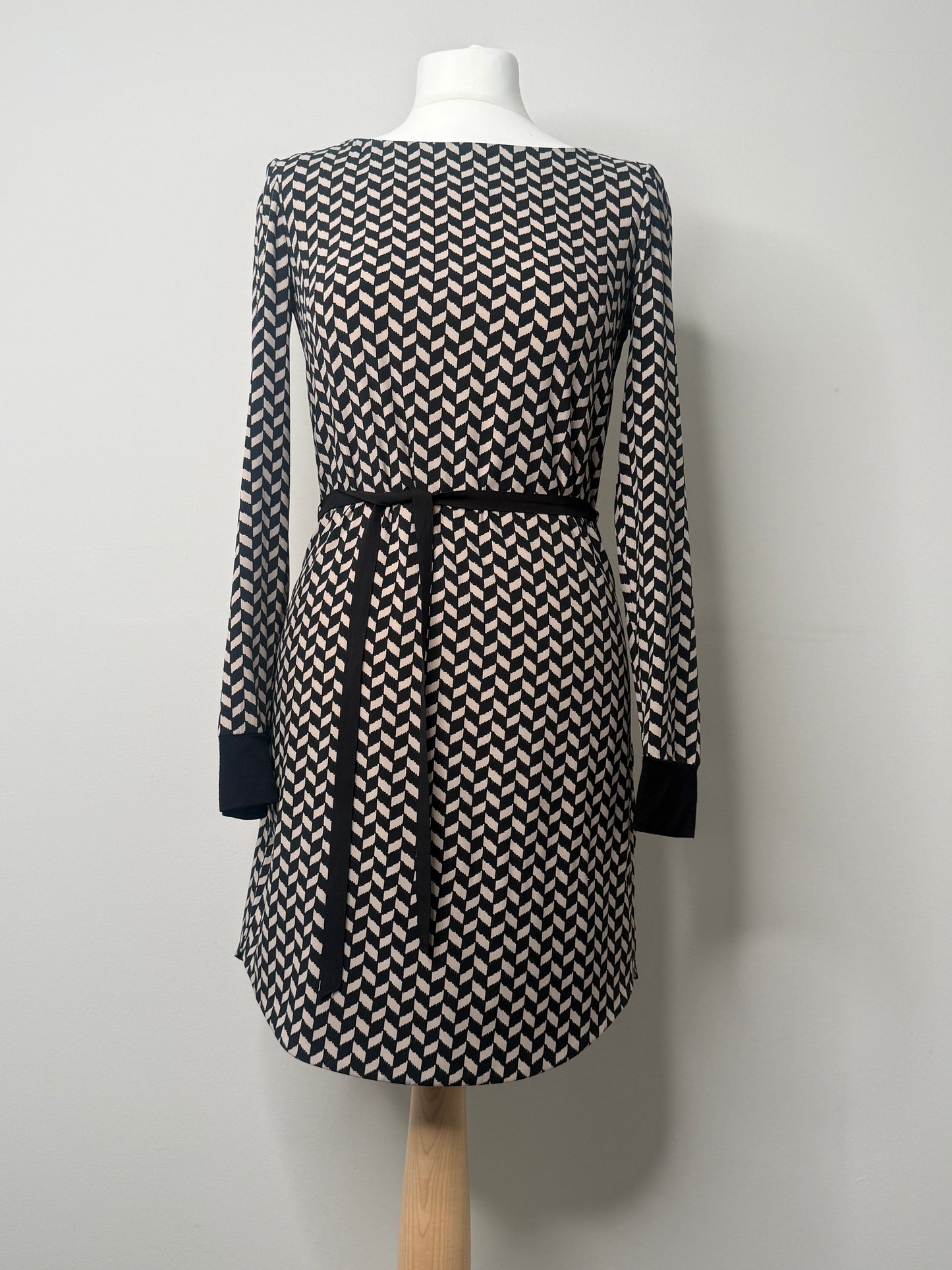 Armani Exchange Black & Cream Dress Size 0 (UK 6)