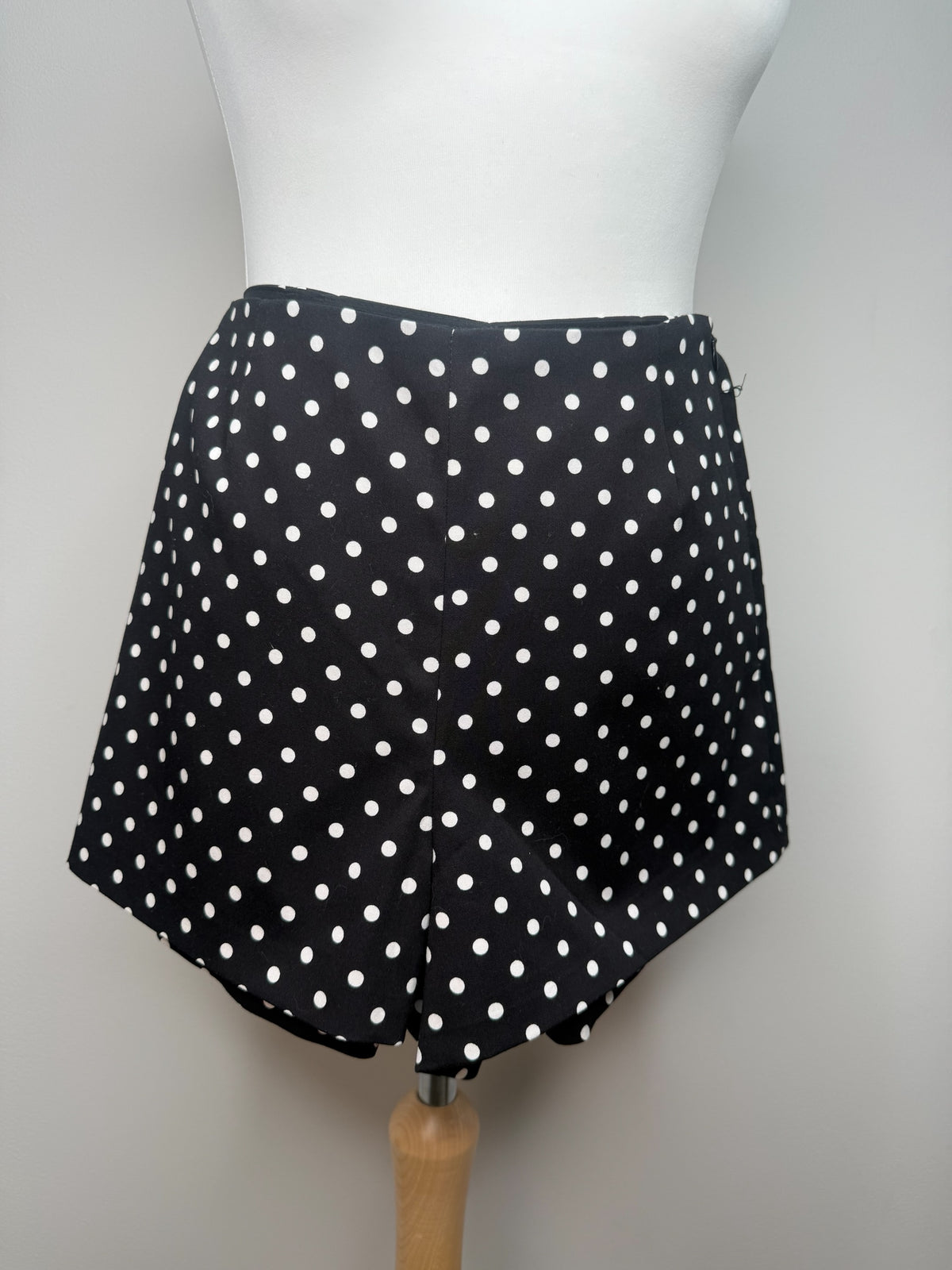 ZARA Polka Dot Patterned Shorts Size M