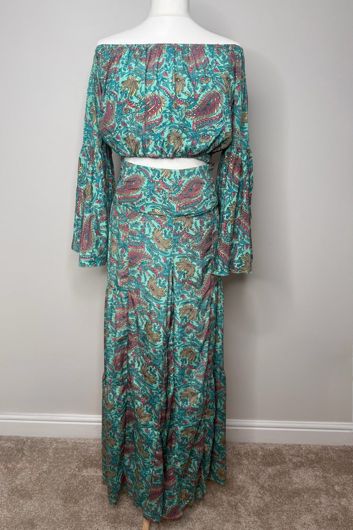 Style Reset Laraethnics turquoise paisley two-piece maxi dress set with long-sleeved crop top and flowing skirt